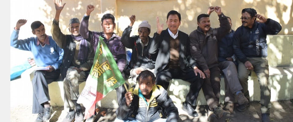 Ukrand workers in the Gandhi Park