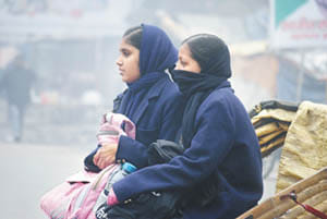 न्यूनतम पारा लुढ़कने से बढ़ी ठंड
