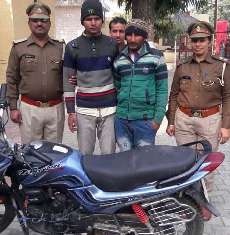 चोरी की बाइक बरामद, दो गिरफ्तार, एक भागा