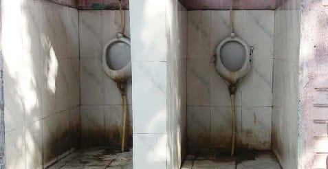 भूलकर भी न जाना बस स्टैंड के शौचालय में