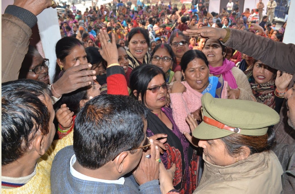 504 Anganwadi workers performed mass arrests