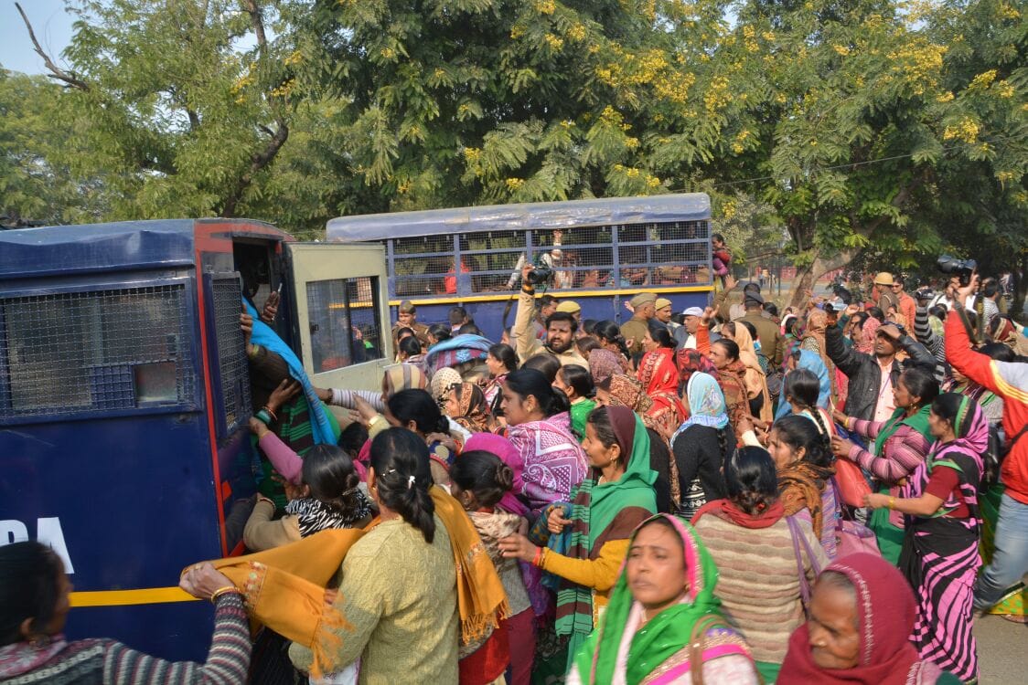 aanganwadi worker protest in uttar pradesh