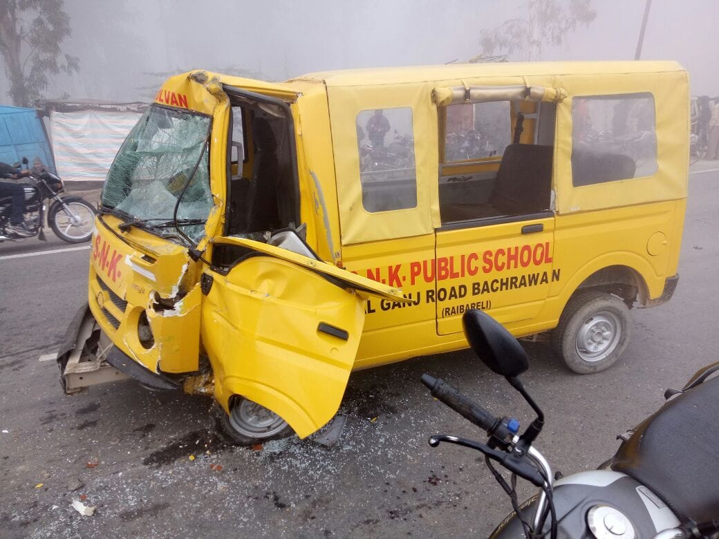 accident due to fog in raebareli