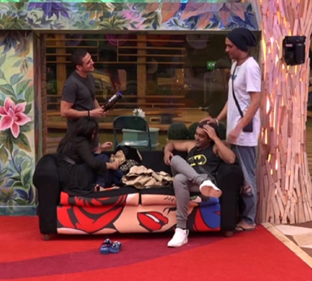  arshi khan asked vikas to have shilajit capsule in unseen of bigg boss 11