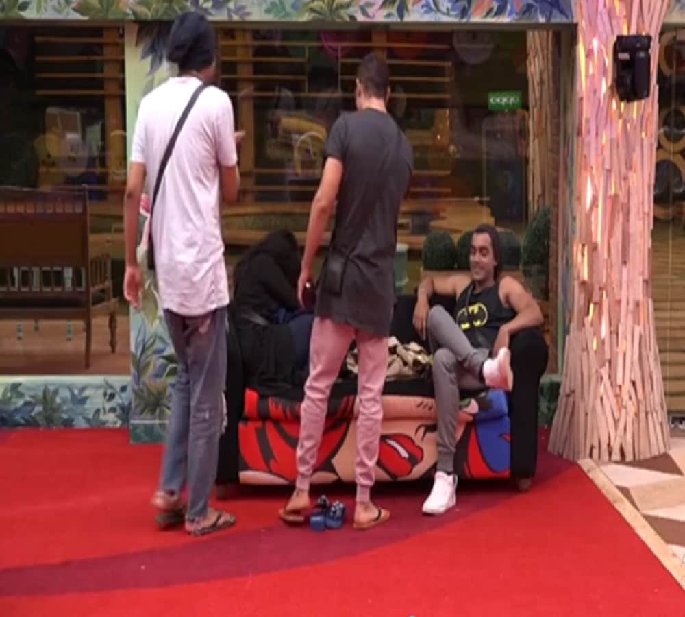 kritika kamra told bigg boss 11 is going bored and angry on hina and shilpa  
