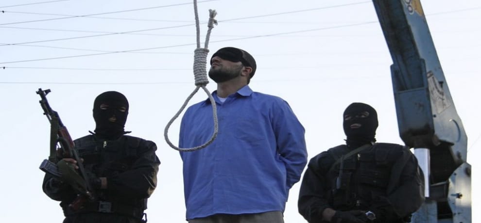 10 peoples hanged in china stadium