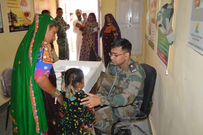 rajasthan jaipur bsf doctors take care of patient in government hospital