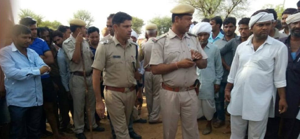 Uttar Pradesh young man commits suicide by hanging himself in allahabad