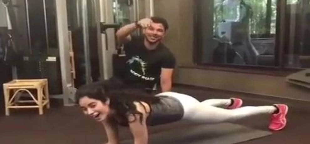Actress Janhvi Kapoor reveals how to get six-pack in five minutes, here is video 