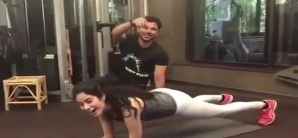 Actress Janhvi Kapoor reveals how to get six-pack in five minutes, here is video 