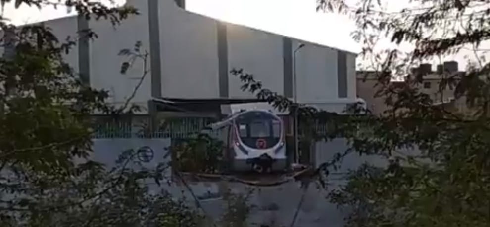 delhi metro magenta line train collided in wall during trial run at kalindi kunj depot 