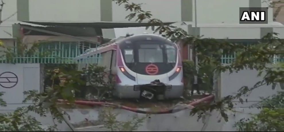 Delhi Metro collided with wall durng trial run in Kalindi Kunj station