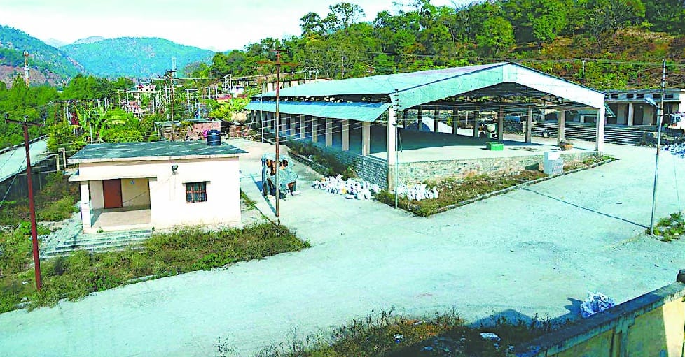 No use of the mandi made at a cost of 2 crores