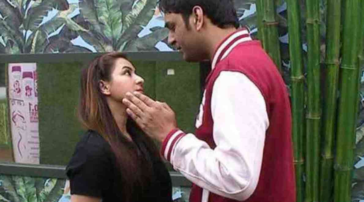bigg boss 11 vikas fan said shilpa shinde is 40 years old woman
