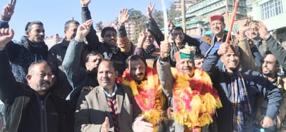 himachal election result employees leader distributed sweets after bali lose election