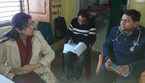 लखनऊ से आई टीम का उसावां सीएचसी पर छापा