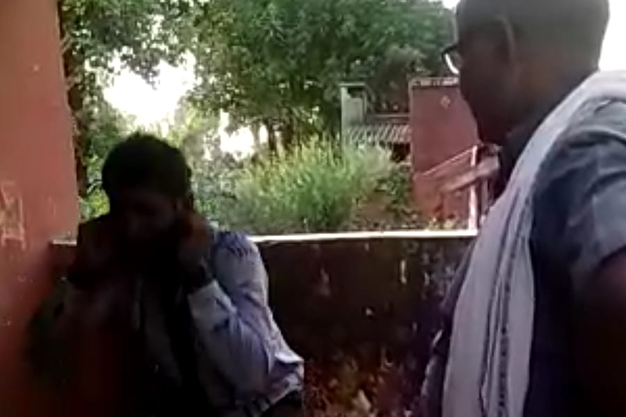 railway employee harrassed by officers in Sultanpur 
