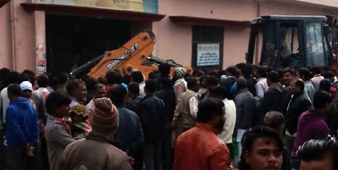 ईओ और व्यापारियों के बीच तीखी नोंकझोक