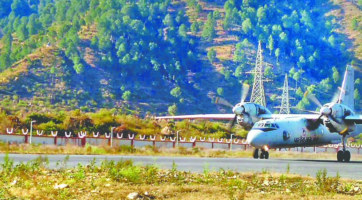  Air force aircraft 32 landing on india china border chinyalisaur airstrip