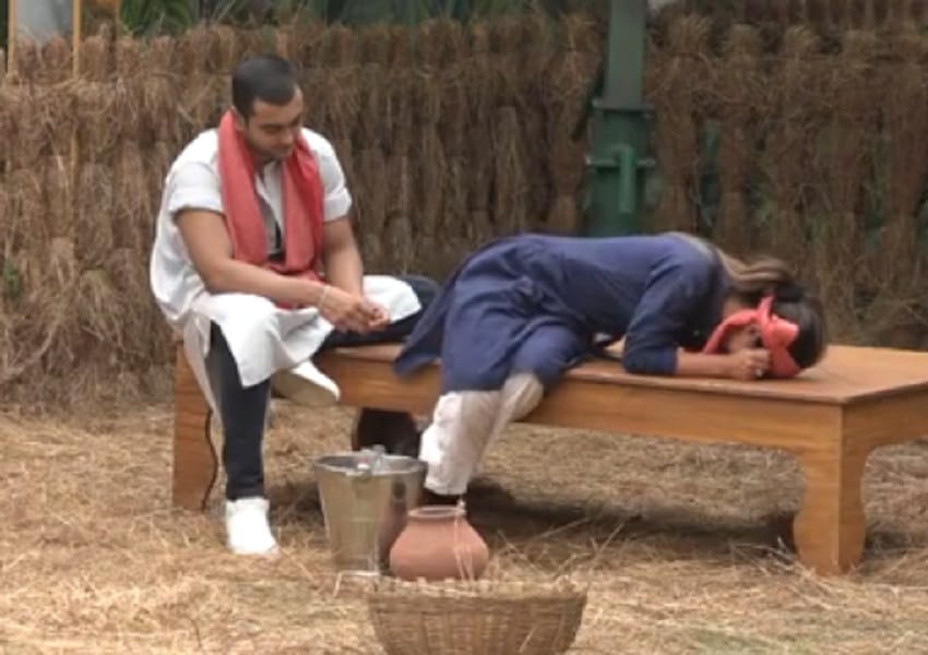 Bigg Boss lashes out on Hina Khan while using English language continuously