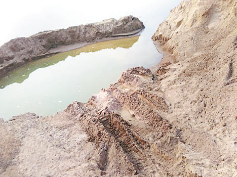 Illegal mining of crores of crores caught in Fatehpur