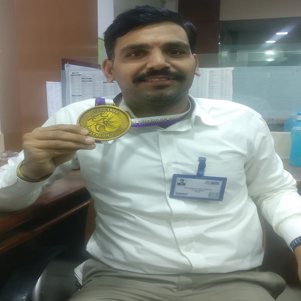 ironman challenge 2017- mrugesh gupta a coaching tutor completes the challenge in 17 hours 