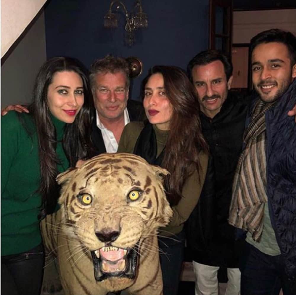Kareena Kapoor Khan and Karisma Kapoor looks stunning in Taimur Ali Khan birthday eve pics