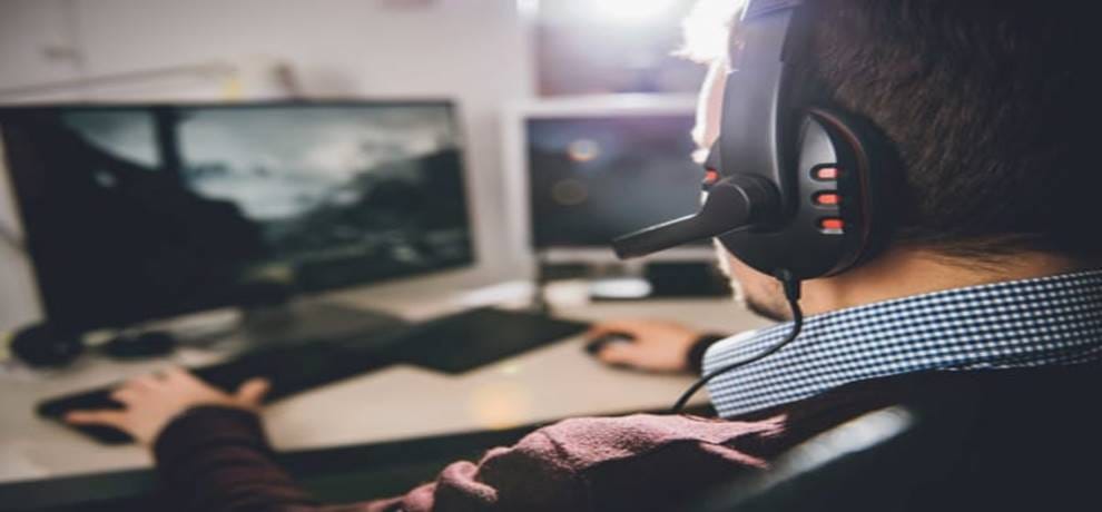 Boy accidentally empties his moms bank account by playing ADULT fifa game