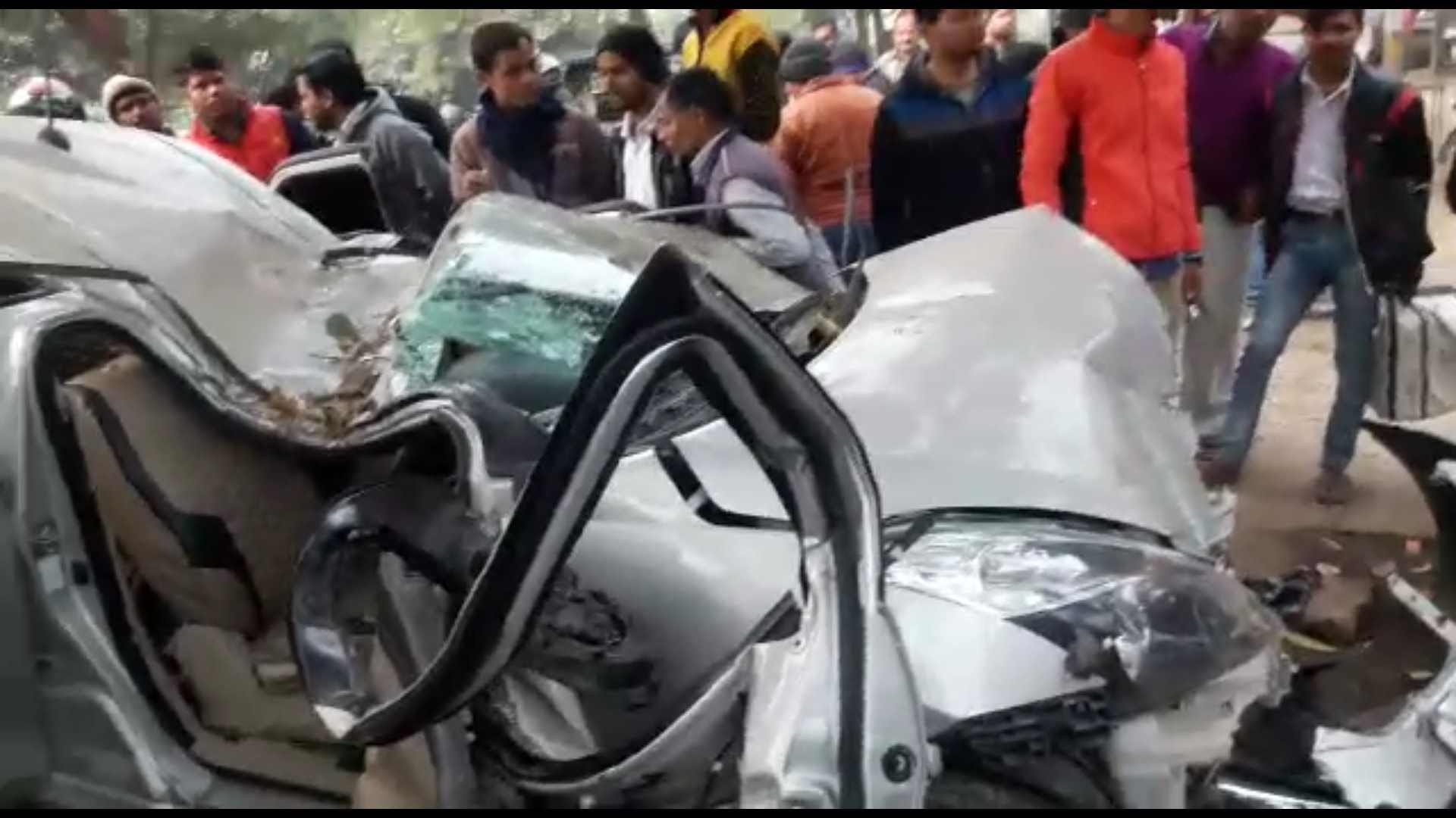 car accident in aashiyana lucknow, women found dead