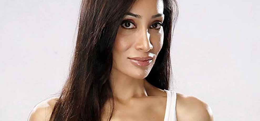 Sofiya Hayat lashes out on a man who offers 20 Lakh rupees to spend a night