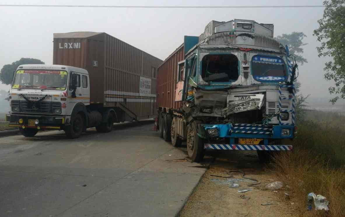 varanasi allahabad highway accident due to fog