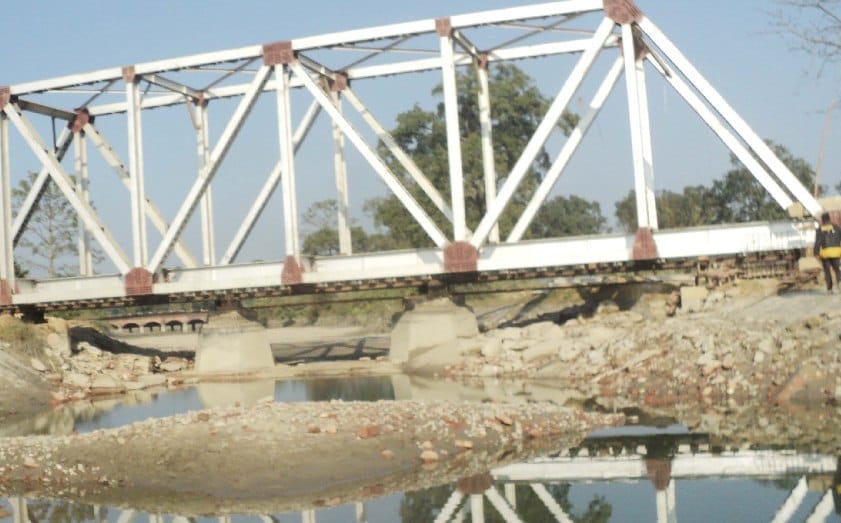 बांकेगंज और फरधान के रेलवे पुल बनकर तैयार