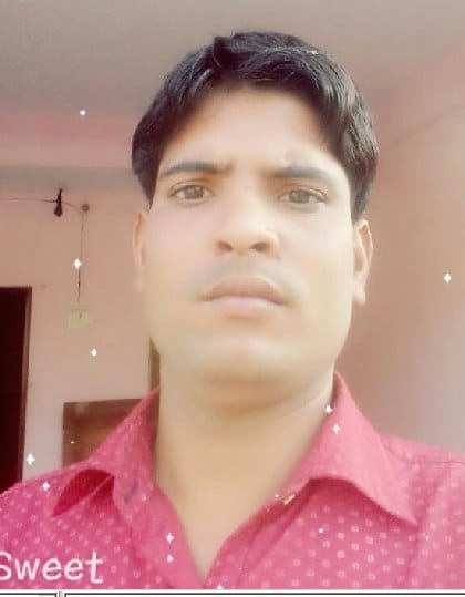 पेड़ से टकराई बाइक, चालक की मौत