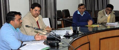 943 शिकायतें मिलीं पेंडिंग, जताई नाराजगी