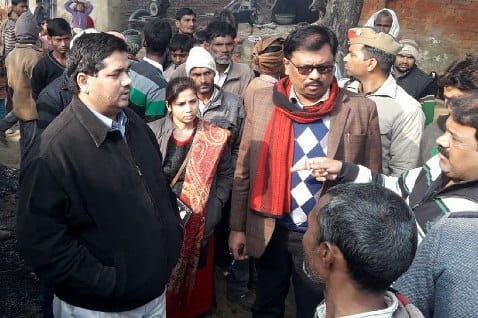 अक्षम, गरीबों के लिए ग्राम पंचायत बनवाए शौचालय