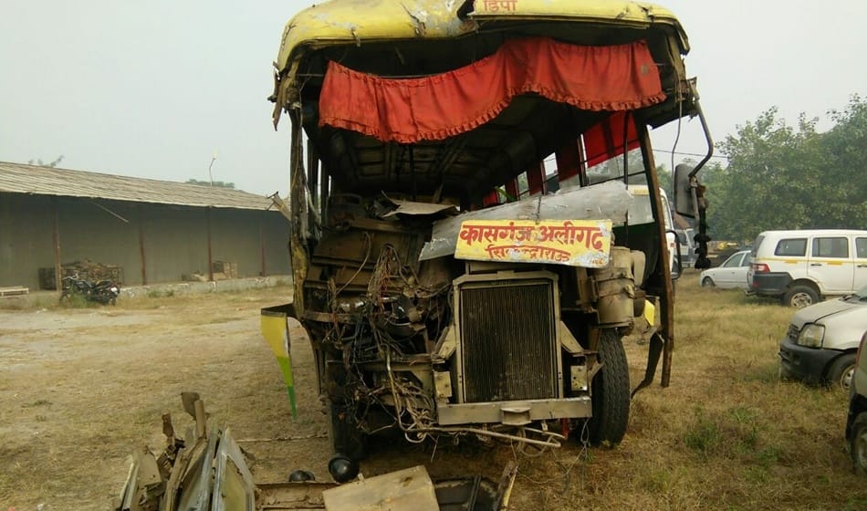 many vehicles collides on yamuna expressway as fog, one australian citizen died in fatal accident