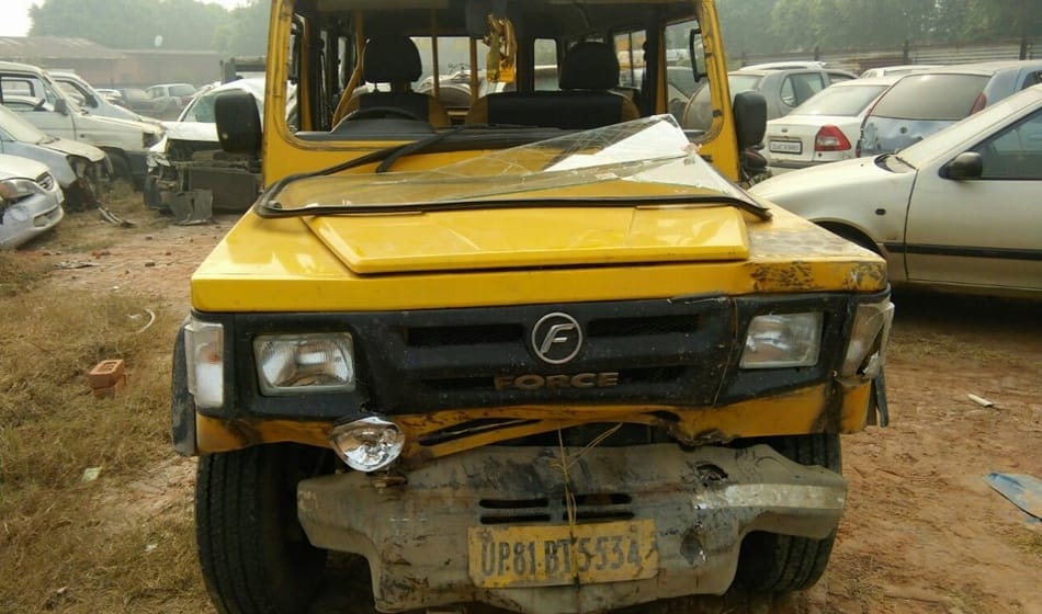 many vehicles collides on yamuna expressway as fog, one australian citizen died in fatal accident