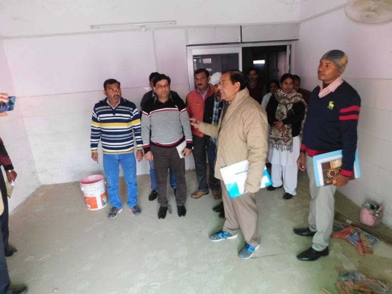 एनआरएचएम की टीम को वार्ड में लटकता मिला ताला