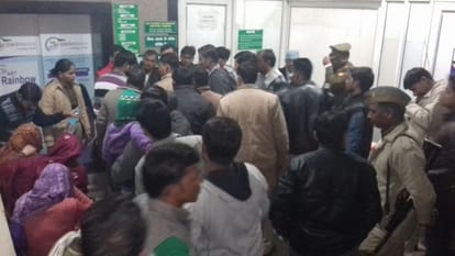 two constable injured after accident in agra
