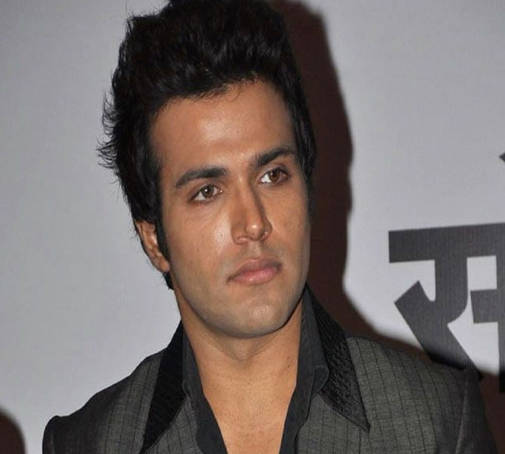 hina khan comments on rithvik and karan vahi in bigg boss 