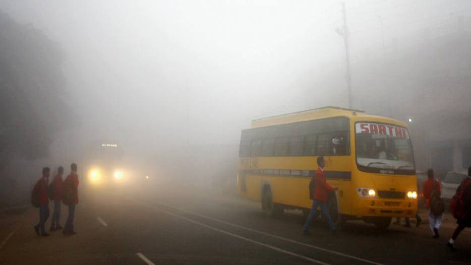 Due to heavy impact of dense fog in UP many vehicles in Kanpur and Fatehpur clashed together