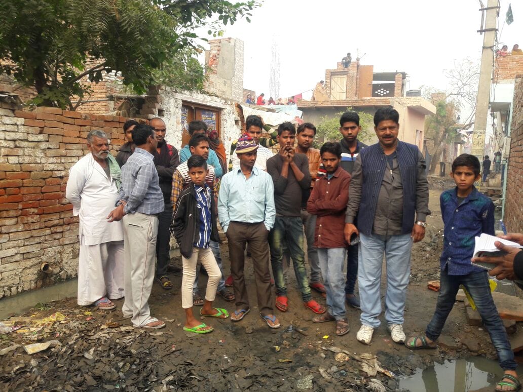 clash between two communities in agra over land dispute 