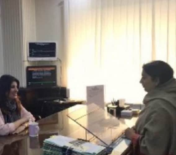 Padman producer Twinkle Khanna Says That Menstruation Should Be Discussed With Boys Too