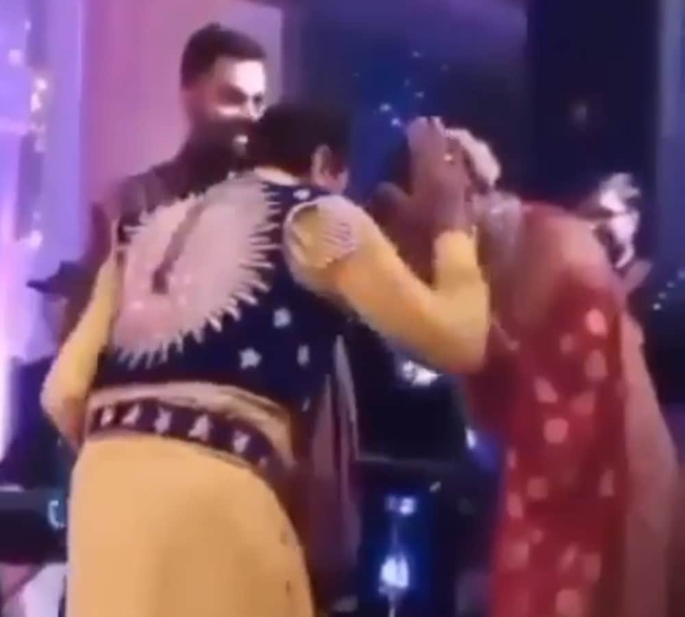 virat kohli and anushka sharma dance on Gurdas Maan song