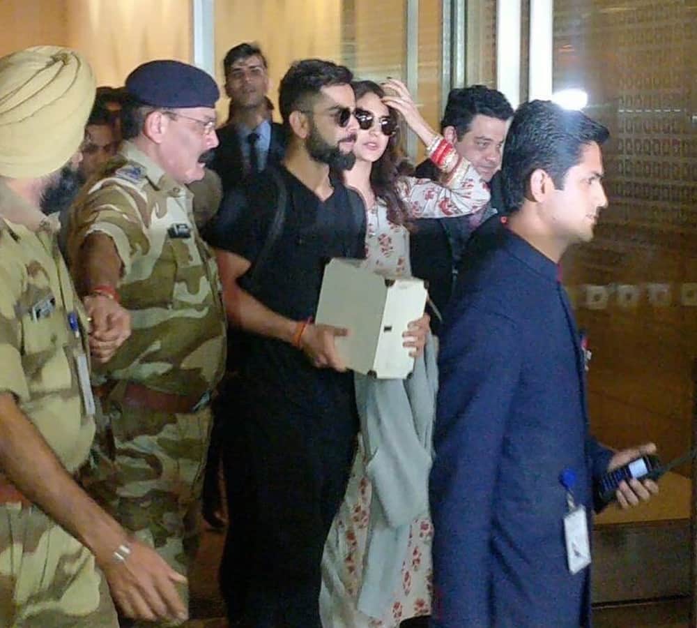 Anushka Sharma and Virat Kohli spotted at mumbai airport