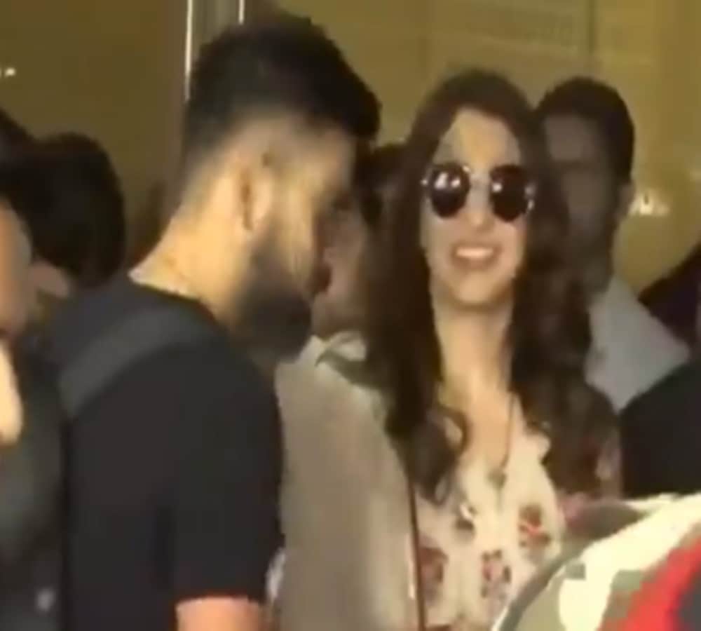 Anushka Sharma and Virat Kohli spotted at mumbai airport