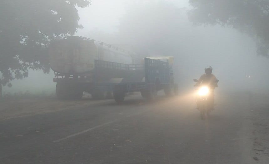 मौसम ने फिर बदली करवट ठंड से कांपे लोग
