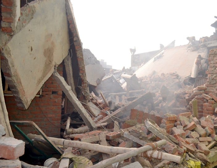 Two cylinder bursts Roof collapsed, six scorching