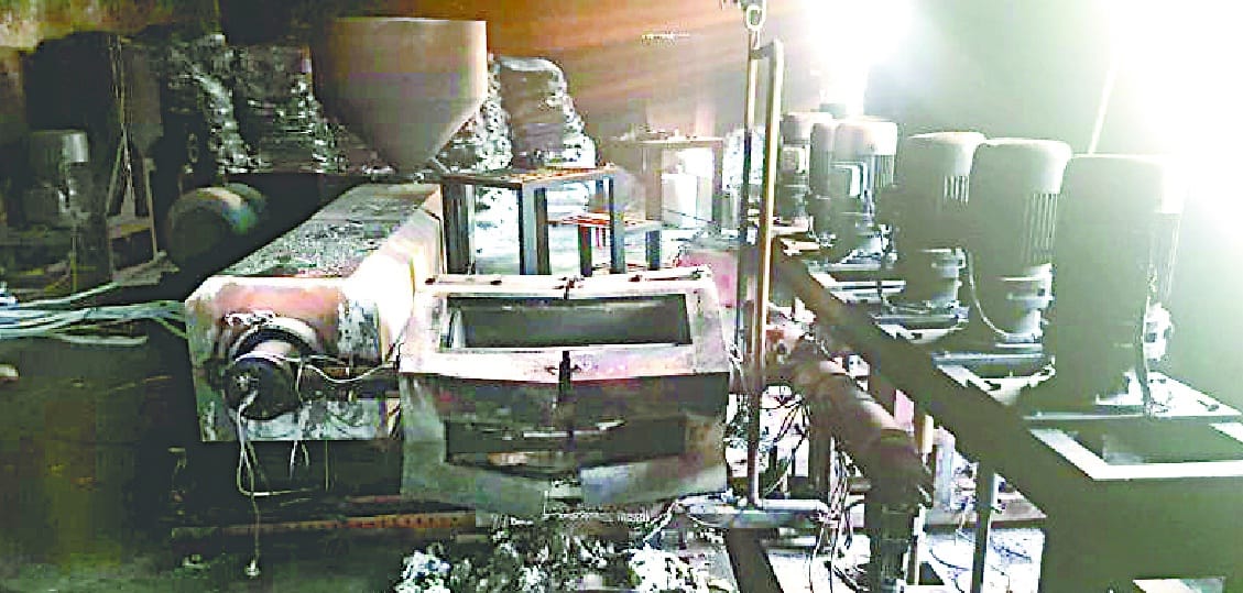 dry yard bursted, two injured