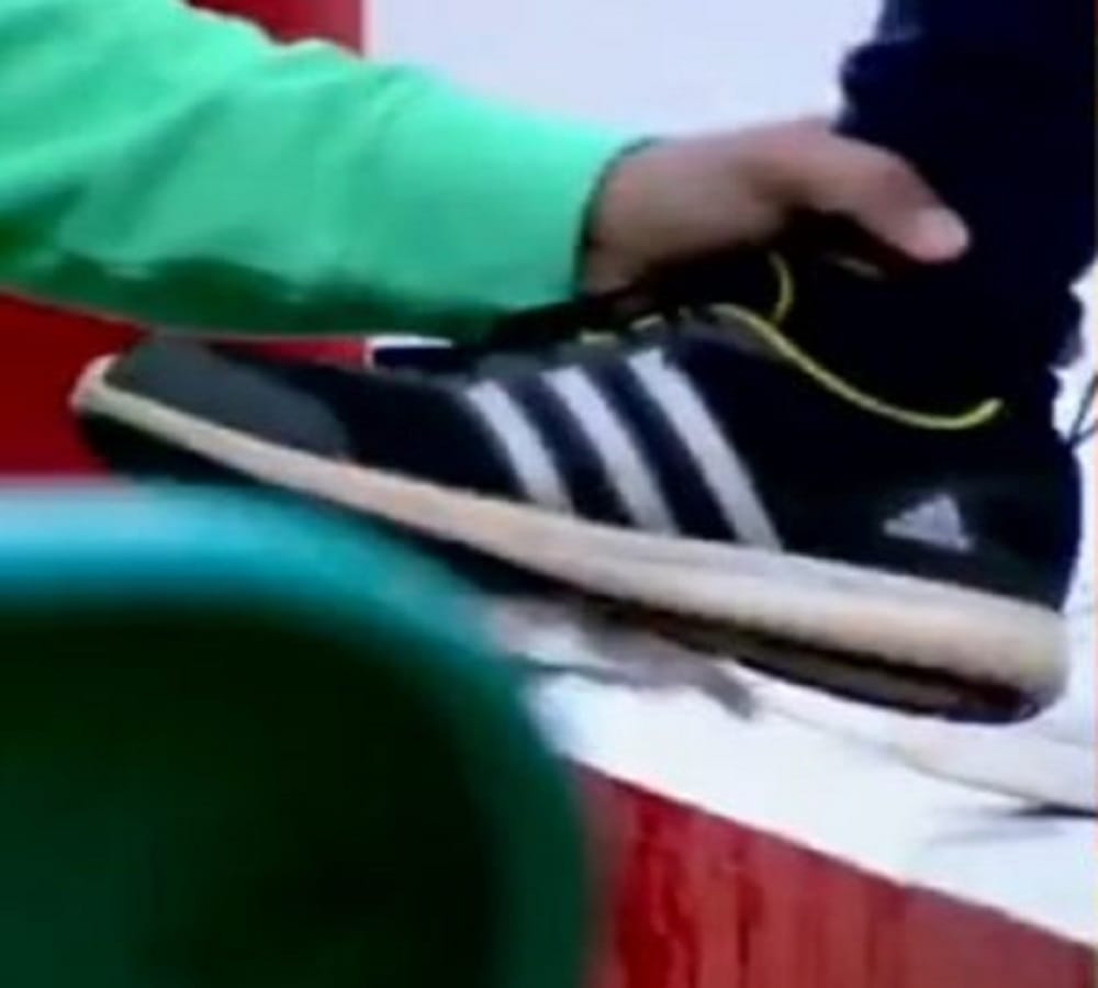 why vikas gupta cleaned priyank sharma shoes in bigg boss let check out 